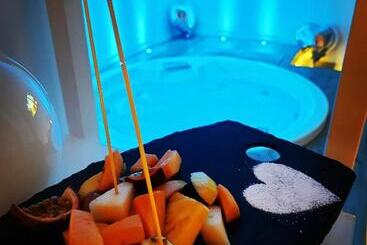 تختخواب و صبحانه Christian S Suites & Spa