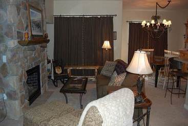 酒店 Copperbottom Inn