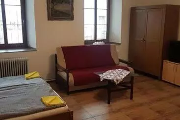 Pensione Apartmán 1, Třílůžkový S Přistýlkou S Kuchyní A Koupelnou