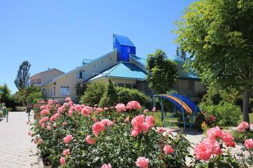 استراحتگاه Tri Korony