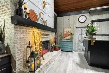 فندق Charles Wesley Motor Lodge