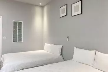 مسافرخانه Tourist Home B&b