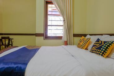 Отель Spot On 1767 Villa Anggur Panderman