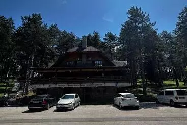 هاستل Prenoćište/restoran Lovac