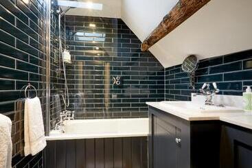 The Crown Inn, Church Enstone