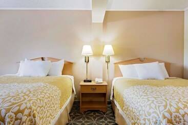 Otel Days Inn By Wyndham Fairmont