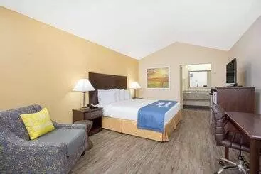בית מלון כפרי Days Inn By Wyndham Lake City
