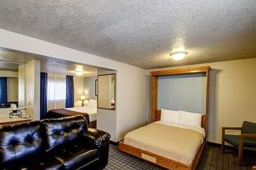 Otel Econo Lodge Inn & Suites