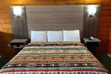 فندق Log Cabin Inn