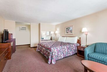 호텔 Travelodge By Wyndham Ridgeway Martinsville Area