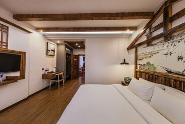 פנסיון T&e Home