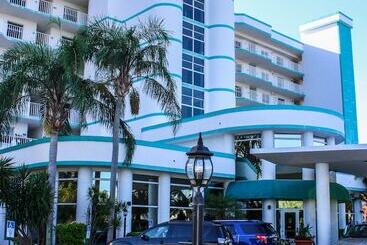 Discovery Beach Resort