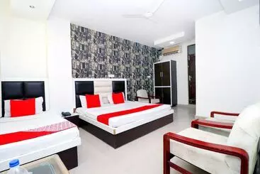 Hotel Plazza By Oyo Rooms