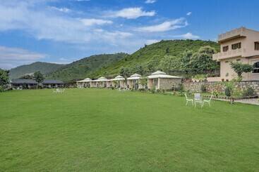 Hotelli Kavish Holiday Hill Resort