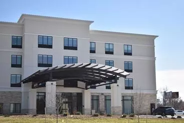 هتل Holiday Inn   Kansas City   Northeast, An Ihg