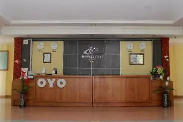 Raffles City Hotel By Oyo Rooms
