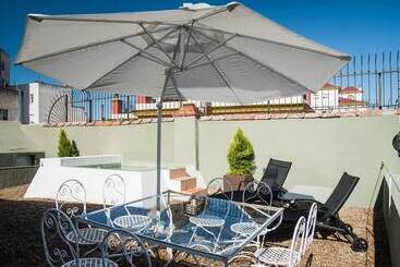 آپارتمان‌های توریست‌ها Slow Suites Maestranza