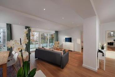 Deluxe Apartments Christina 120 M² Im Design Hotel Vosteen