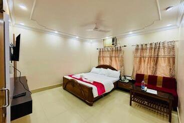 Hotel Collection O 61205 Blue Diamond  And Restaurant