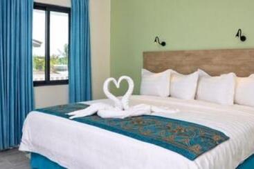 هتل Maxwell Del Mar