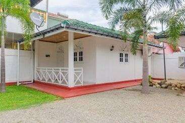 Hotel Oyo 385 Sanri Villa Negombo