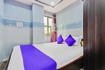 בית מלון כפרי Spot On Gayatri Comforts