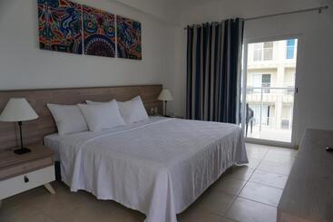 فندق Decameron La Marina Guayabitos, Ramada All Inclusive Resort