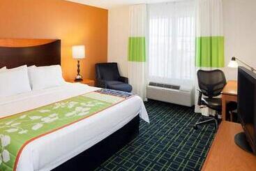 هتل Country Inn & Suites By Radisson, Fayetteville I95, Nc