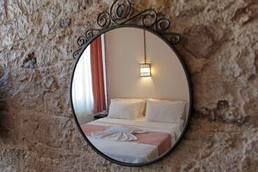 تختخواب و صبحانه Olea Leya Boutique