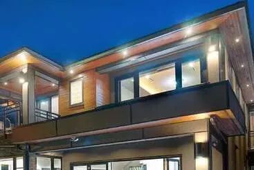 ペンション The Chateau