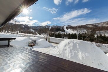 Pensjonat Uenohara Lodge Yamanoie