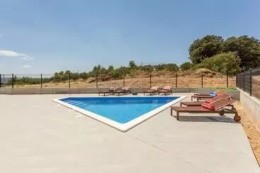 Pension Vila Mila Kastela