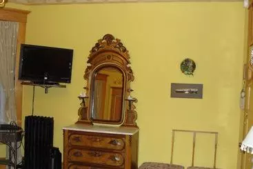 Ferris Mansion Bed & Breakfast