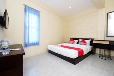 Hotel Oyo 1998 Harmonis