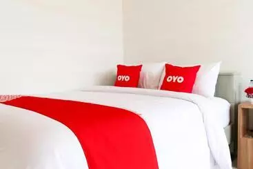 Hotel Oyo 1191 Monalisa Residence And Cafe