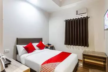 Hotel Oyo 241 Airo