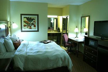 فندق Baymont Inn & Suites By Wyndham The Woodlands