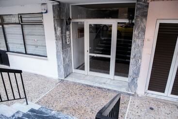 Apartamenty turystyczne Best House, Anakreontos, Perivolaki, Nikaia, P..