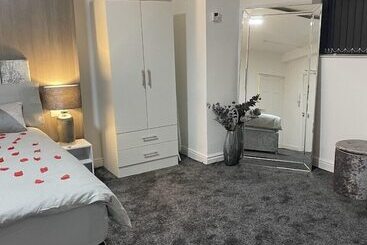 Жильё для туристов Empreo Serviced Apartments