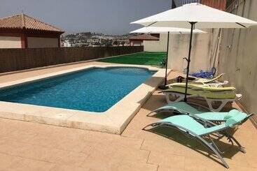 פנסיון Rooms In Seafront Villa