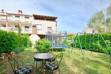 Жильё для туристов Apartments Hazim