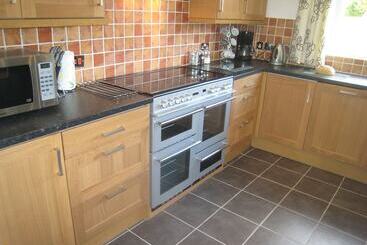 Apartaments turístics Arden Hill Farm House   Sleeps Up To 16   Snooker Table   Hot Tub