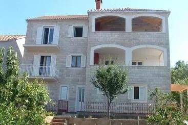 Turistihuoneistot Apartments Silvana