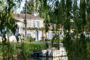 Apartamente turistice L Instant Bleu