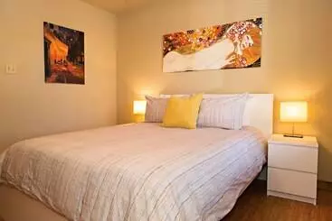 Huoneisto 1700 South 2nd