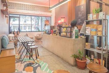 Hotell Reddoorz Near Pasundan University 2