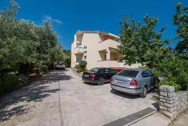 آپارتمان‌های توریست‌ها Apartments Rajko
