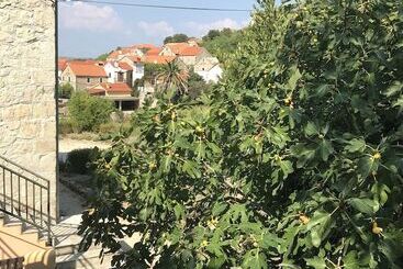 Apartamente turistice House Pod Humom