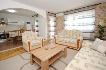 Vakantie-appartementen Spacious Apartment Antea