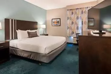 هتل Best Western St. Clairsville Inn & Suites